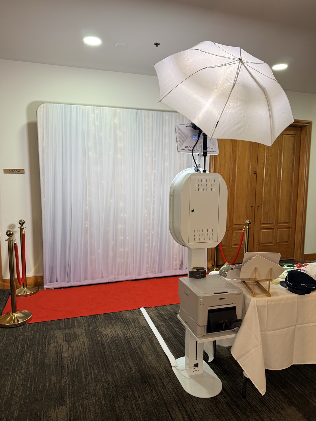 Professional camera photo booth with studio light, backdrop and DNP printer